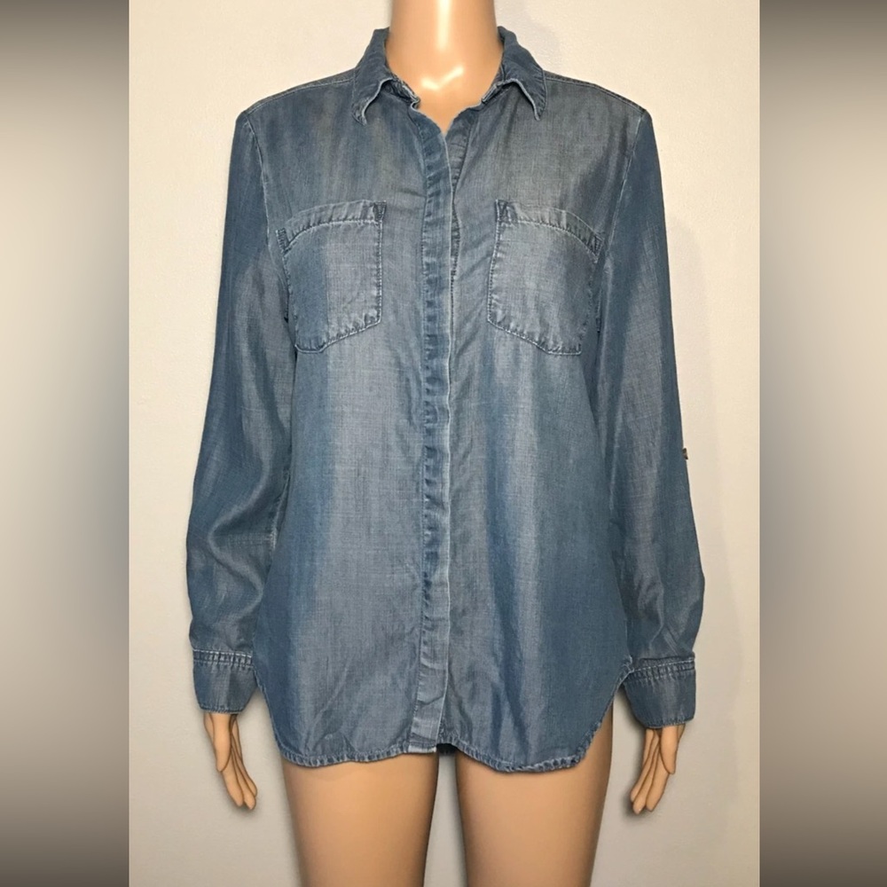 Chico's Women's Shirt Size S Chambray Collared Button Up Long Roll Tab Sleeve